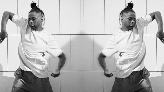 Mirror Reflected Transition With Media Replace 2