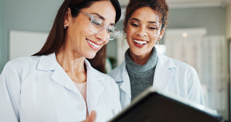 Tablet, women and ophthalmologist in clinic for eye care discussion, planning and show eyesight...