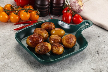 Baked baby potato in the bowl