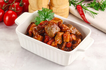 Pork with vegetables and oyster sauce