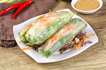 Vietnamese spring roll with prawn and salad