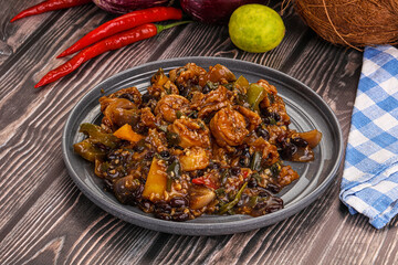 Squid with vegetables in oyser sauce