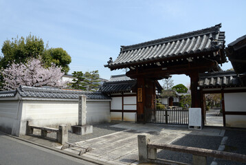 阿弥陀寺　山門　京都市上京区