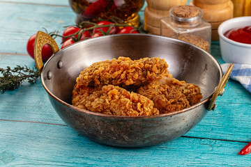 Golden crispy fried chicken wings