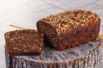 Browl rye bread with seeds