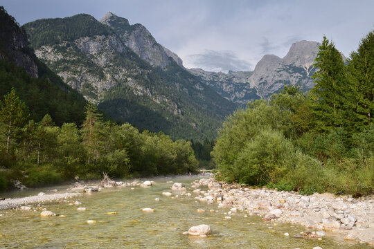 La Soča &agrave; Trenta, en fin d'apr&egrave;s-midi