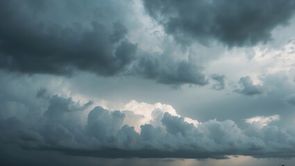 Naklejka premium Gloomy sky filled with thick clouds in adverse conditions
