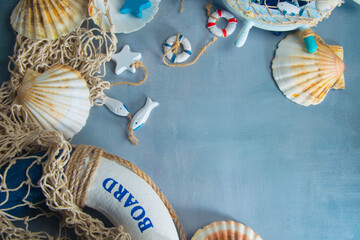 Fondo de Decoración náutica con elementos marinos sobre fondo azul. Salvapantallas