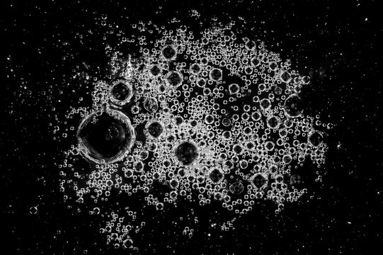 Des bulles d'air emprisonn&eacute;es dans du sirop d'agave