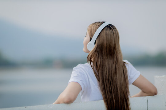 Makes you think about the time that the sunsets during the summer holiday