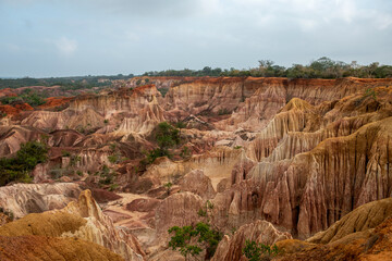 Depresja Marafa (Hell's Kitchen) okolice Malindi, Kenia, Afryka. Nazwę zawdzięcza temperaturze, która panuje we wnętrzu tego wąwozu. Został on stworzony przez wiatr i deszcz w ciągu tysiącleci.