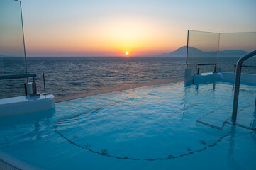 Whirlpool with Sea View at Sunset