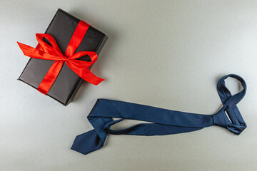 Gift ideas for Father's Day with a classic tie and elegant packaging