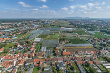 Spätsommerlicher Blick auf Kitzingen am Main in Unterfranken