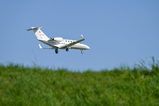 Brussels Airport avion jet priv&eacute;
