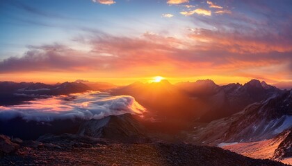 Naklejka premium Majestic Glowing Sunrise