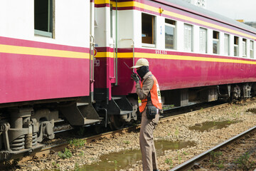 Controlling the locomotive for switching the railway