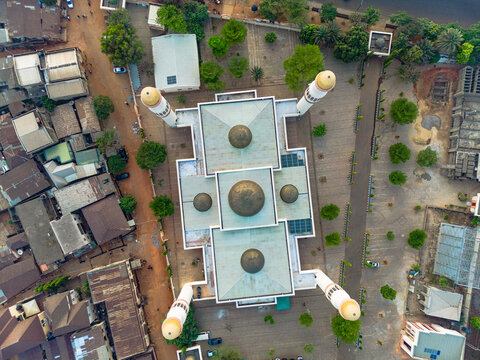 Aerial view of sultan bello mosque with beautiful dome and minaret surrounded by greenery, Kaduna North, Kaduna State, Nigeria.