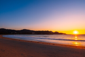 夜明けの海（伊豆半島・弓ヶ浜）