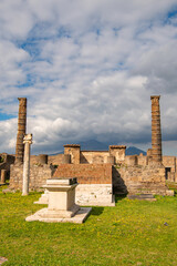 Fototapeta premium The famous antique site of Pompeii, Naples destroyed by the eruption of Volcano Mount Vesuvius. Ruins of Pompeii, Campania, Italy, Europe. UNESCO World Heritage Site. Archaeological Park