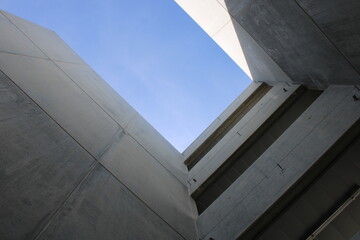 Photographie architecturale moderne d'un bâtiment  contemporain en béton