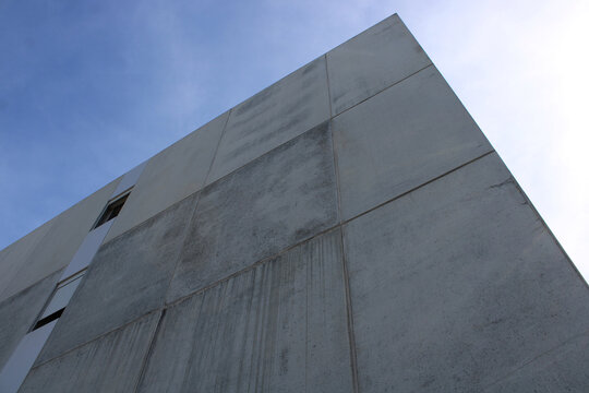 Photographie architecturale moderne d'un b&acirc;timent  contemporain en b&eacute;ton