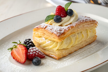 cheesecake with berries