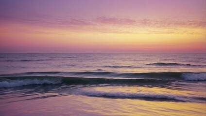 Obraz premium Ocean Sunset with Gentle Waves and Vibrant Purple Sky