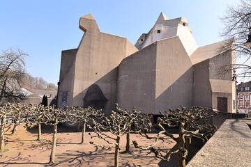 Blick auf denj Mariendom im Velberter Ortsteil Neviges im Ruhrgebiet