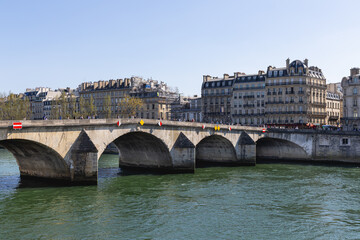 Naklejka premium Le pont royal à Paris en France.