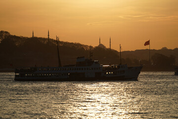 Fototapeta premium Silhouette Old Town of Istanbul, Turkiye