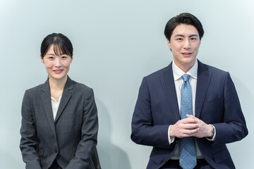 面接を受けるビジネスパーソン