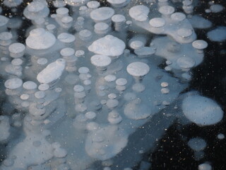 糠平湖のアイスバブル