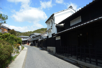 Obraz premium 春の嵯峨野 愛宕街道 京都市右京区嵯峨