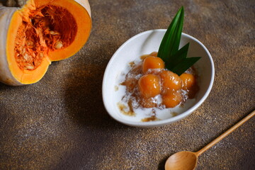 Bowl of kolak biji salak