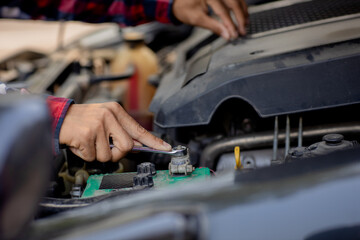 Check the condition of the car before departure.