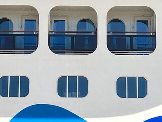 Detailansicht eines Kreuzfahrtschiffes