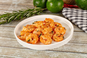 Roasted shrimps in the bowl