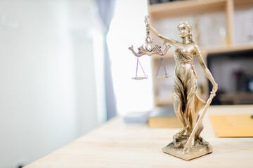 Statues, justice and beliefs of women