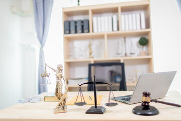 Statues, justice and beliefs of women