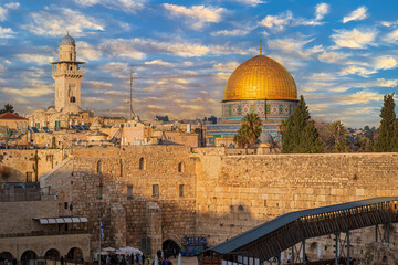 Obraz premium Shining Dome of the Rock in the Old City of Jerusalem, Israel