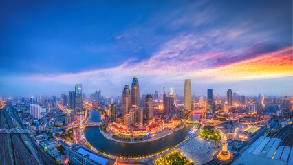 Fototapeta premium Breathtaking Panoramic Cityscape at Dusk with Vibrant Skies