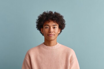 Obraz premium portrait of person of any race age or gender with blurred background showcasing digital dependency