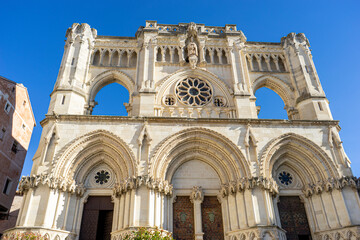 Fototapeta premium Stunning Cuenca Cathedral: A Gem of Spanish Architecture