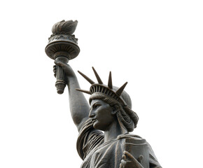 Fototapeta premium Bronze statue featuring a woman in flowing robes, holding a torch aloft against a dark background, embodying themes of liberty and enlightenment.