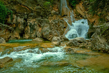 Río Guadalquivir por la Cerrada del Utrero, en el parque natural de Cazorla, Segura y Las Villas.