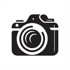 WMinimalist Camera Icon in Black and White – Vector Illustrationeb