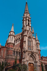 Obraz premium Beautiful architecture of the Parish of Saint Francis de Sales in Barcelona showcasing intricate design elements and historical significance