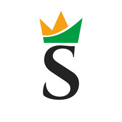 Naklejka premium Letter S Crown Logo Design For Fashion, King, Royal, Jewelry, Queen, Emperor Symbol Vector Template