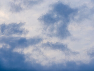 夜明けの雲が多い空03